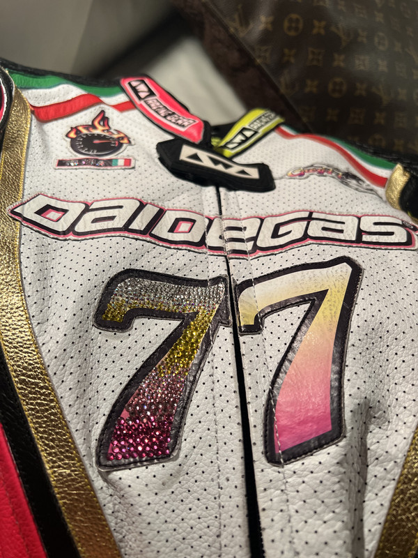 B022C72F-57C7-4F49-B5A3-0A50B9B1C7FC