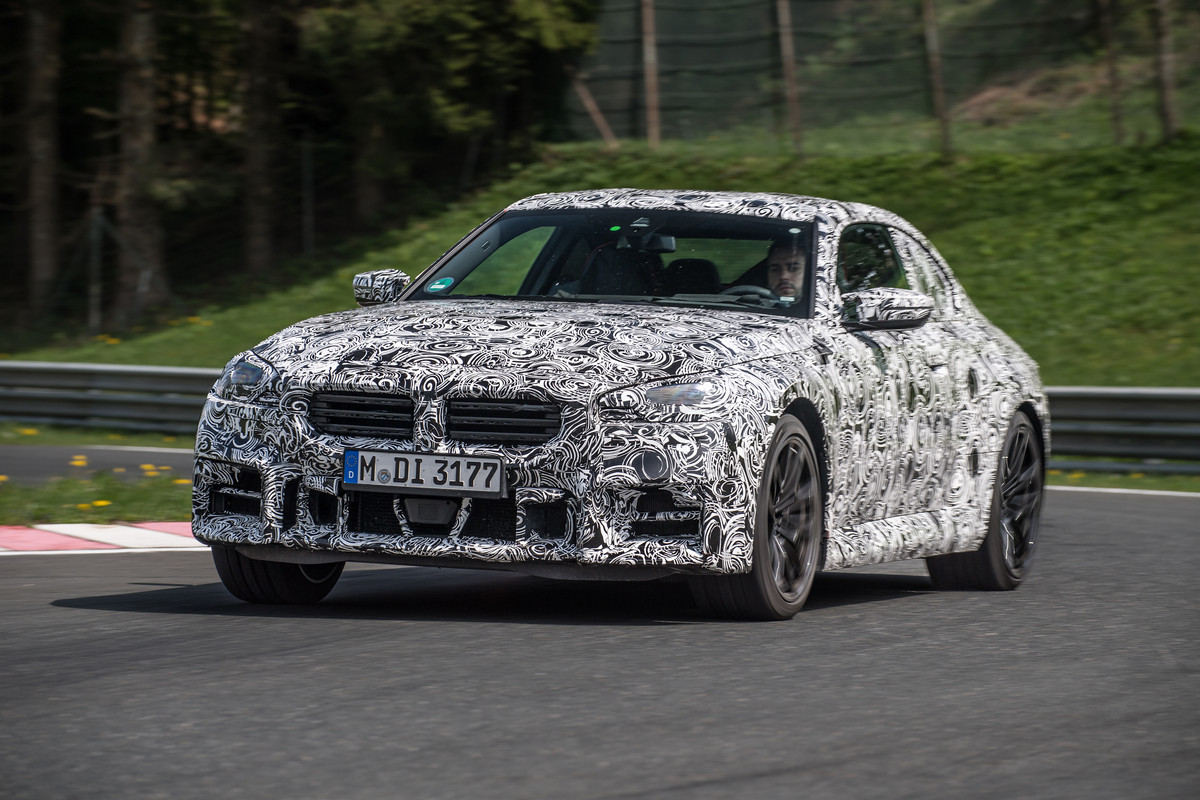 P90467937_highRes_the-all-new-bmw-m2-u