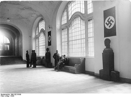 Pasillo principal de la sede central, en Berlín, de la Gestapo, en el año 1934 Pasillo principal de la sede central, en Berlín, de la Gestapo, en el año 1934