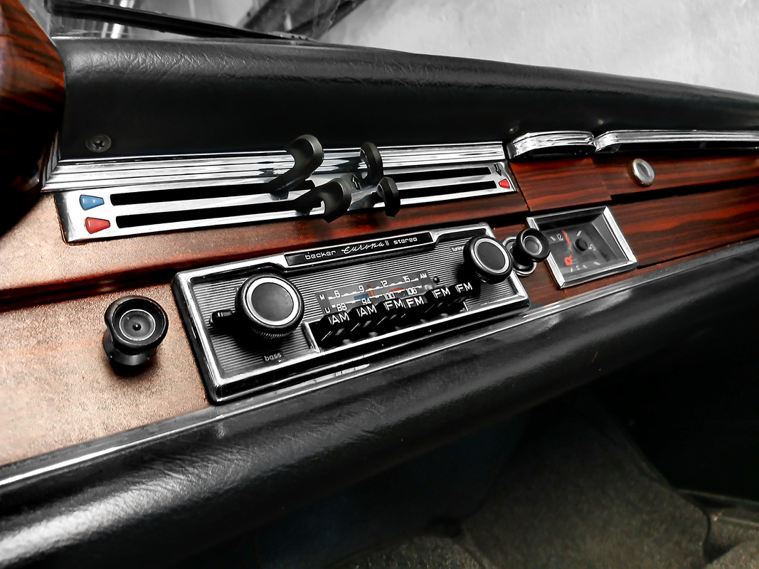 MERC_W112_250SE_EA2409-13
