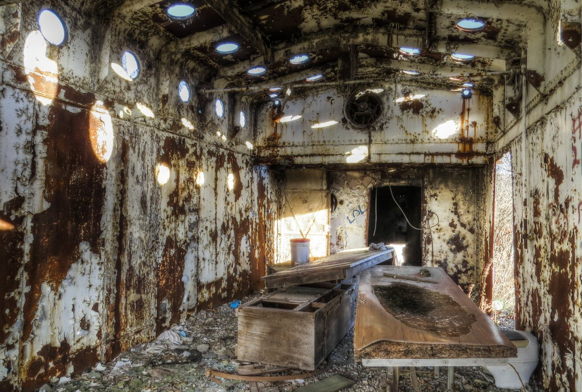 15 - Side Scuttle Room