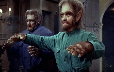 b-Carry_On_Screaming2