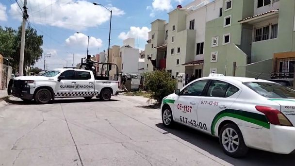 Encuentran el cadáver de un hombre con huellas de violencia; tenía 'narcomensaje'