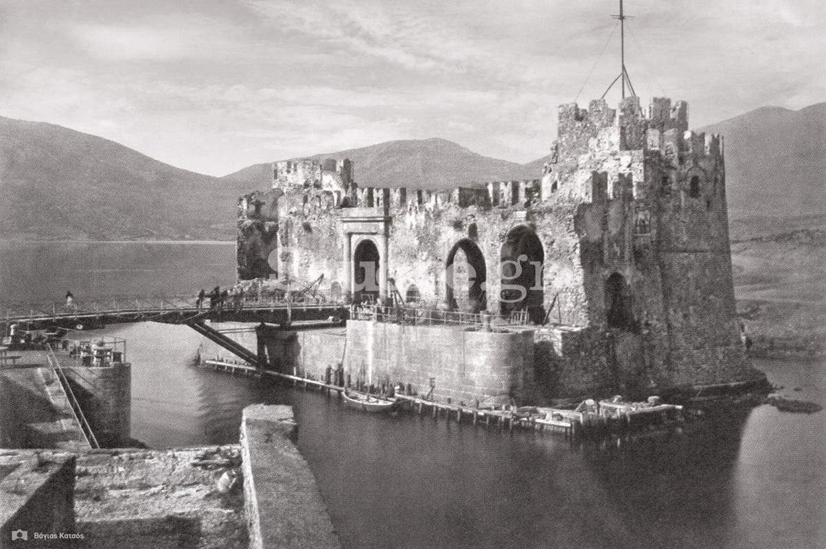 9-Το-κάστρο-και-η-«Οθωνική»-γέφυρα-του-Ευρίπου