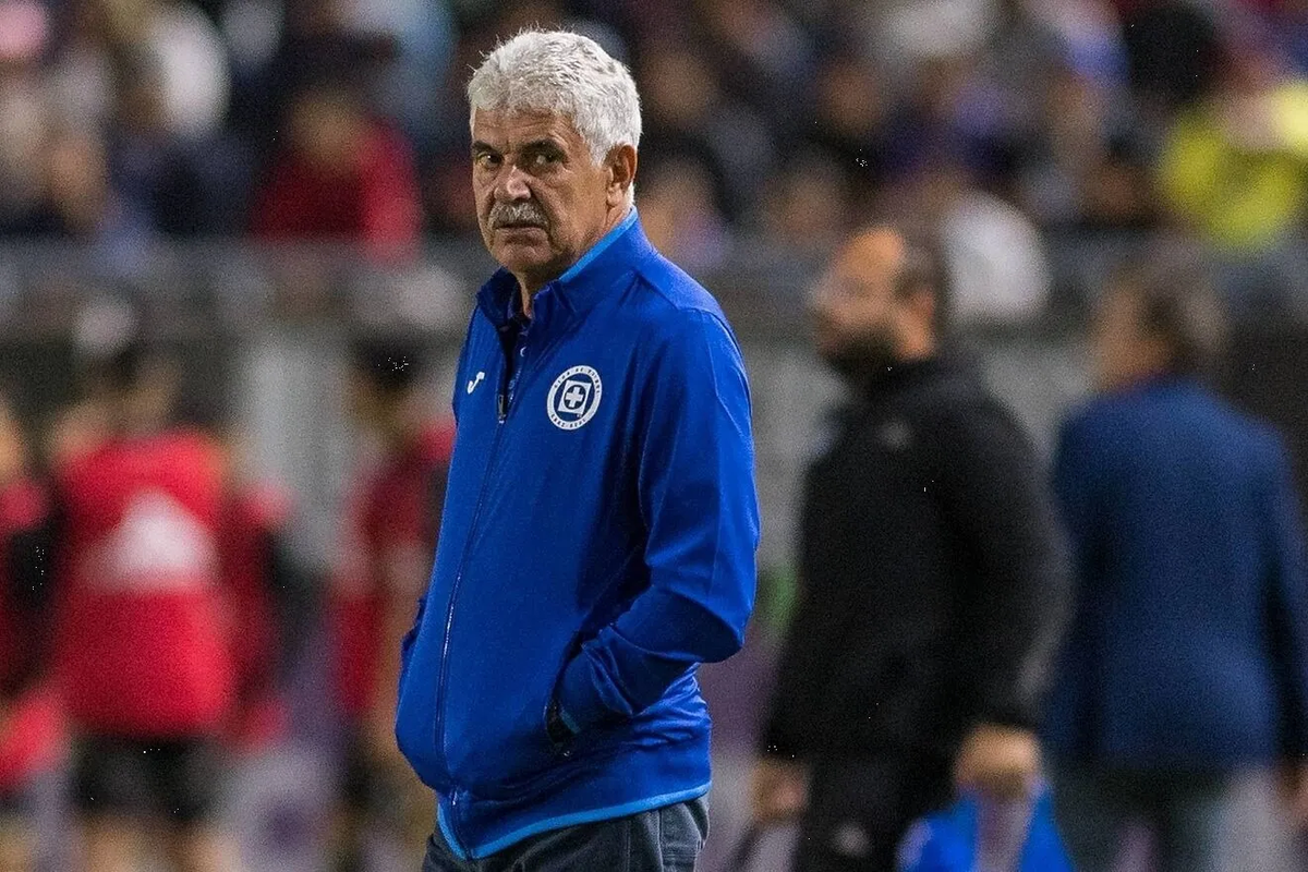 Tuca Ferretti acaba de llegar al Cruz Azul y ya lo multaron con 600 mil pesos