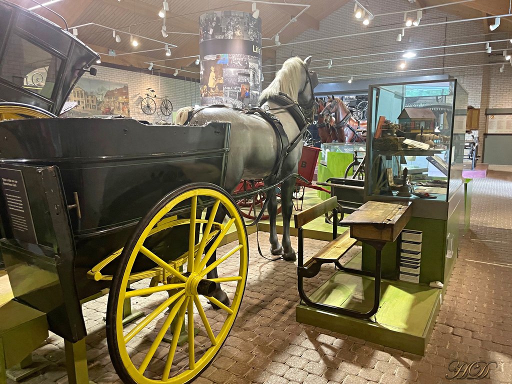 carriage-11-desk-HD.jpg