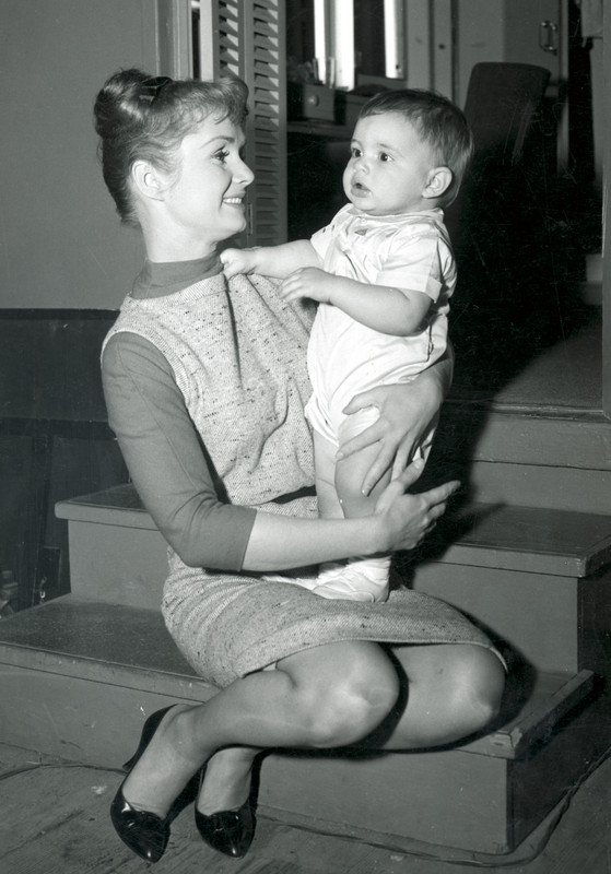 Debbie_Reynolds_a70