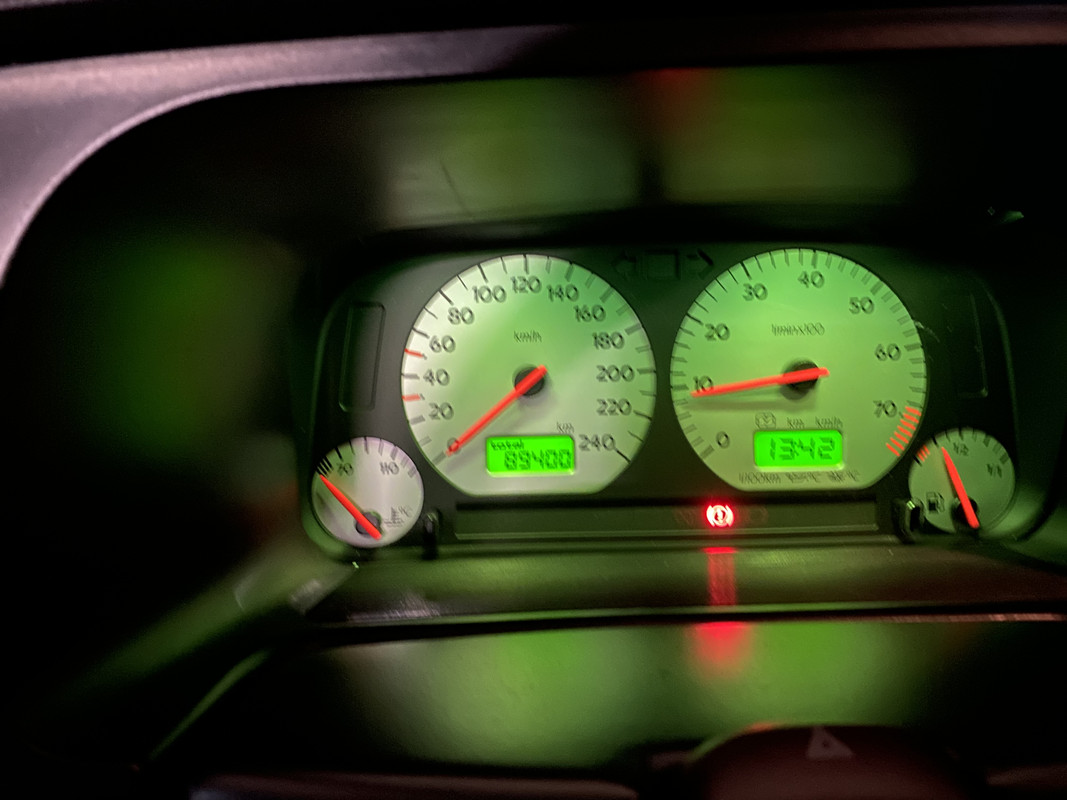 0DBA2294-F917-4B1C-B013-D1079E03899F