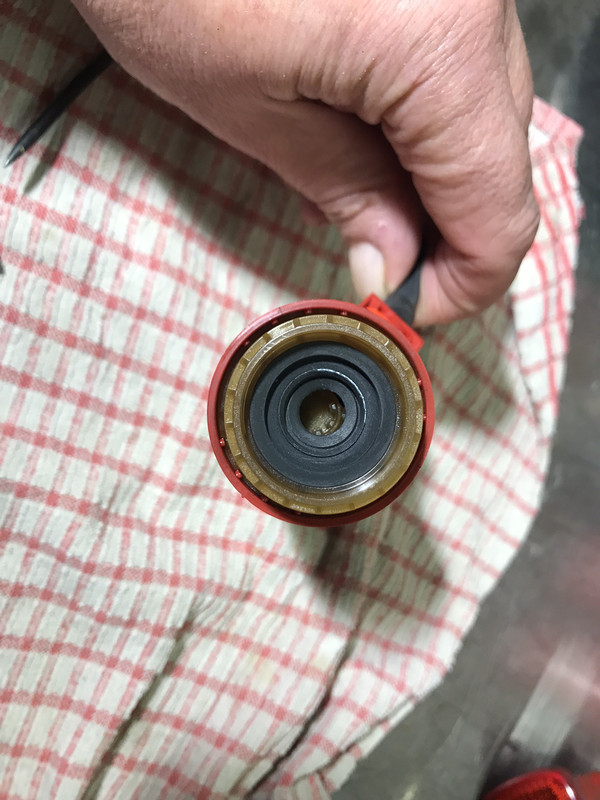 EC6E6736-F8CE-4073-A2BF-738EE266CDE3