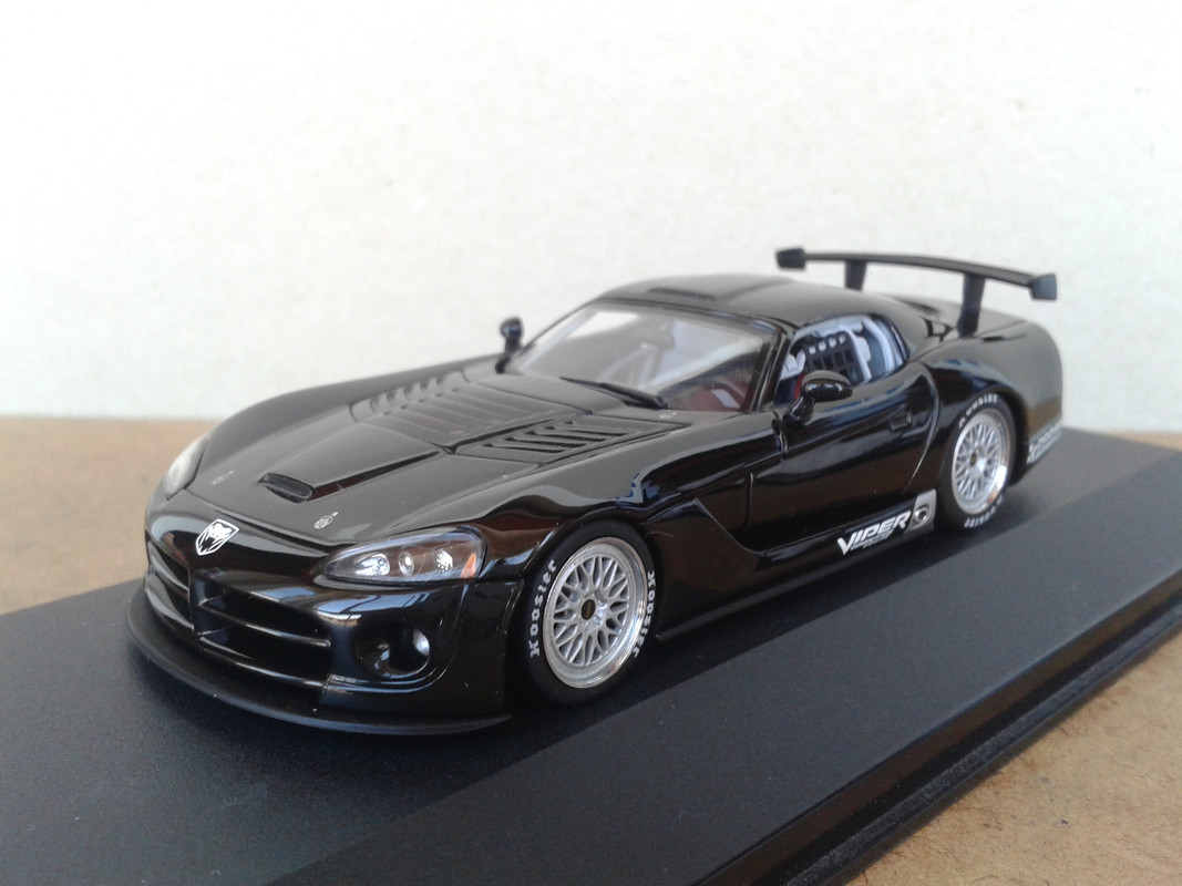 2003 Dodge Viper Mk III Competition Coupé (Auto Art) (13)
