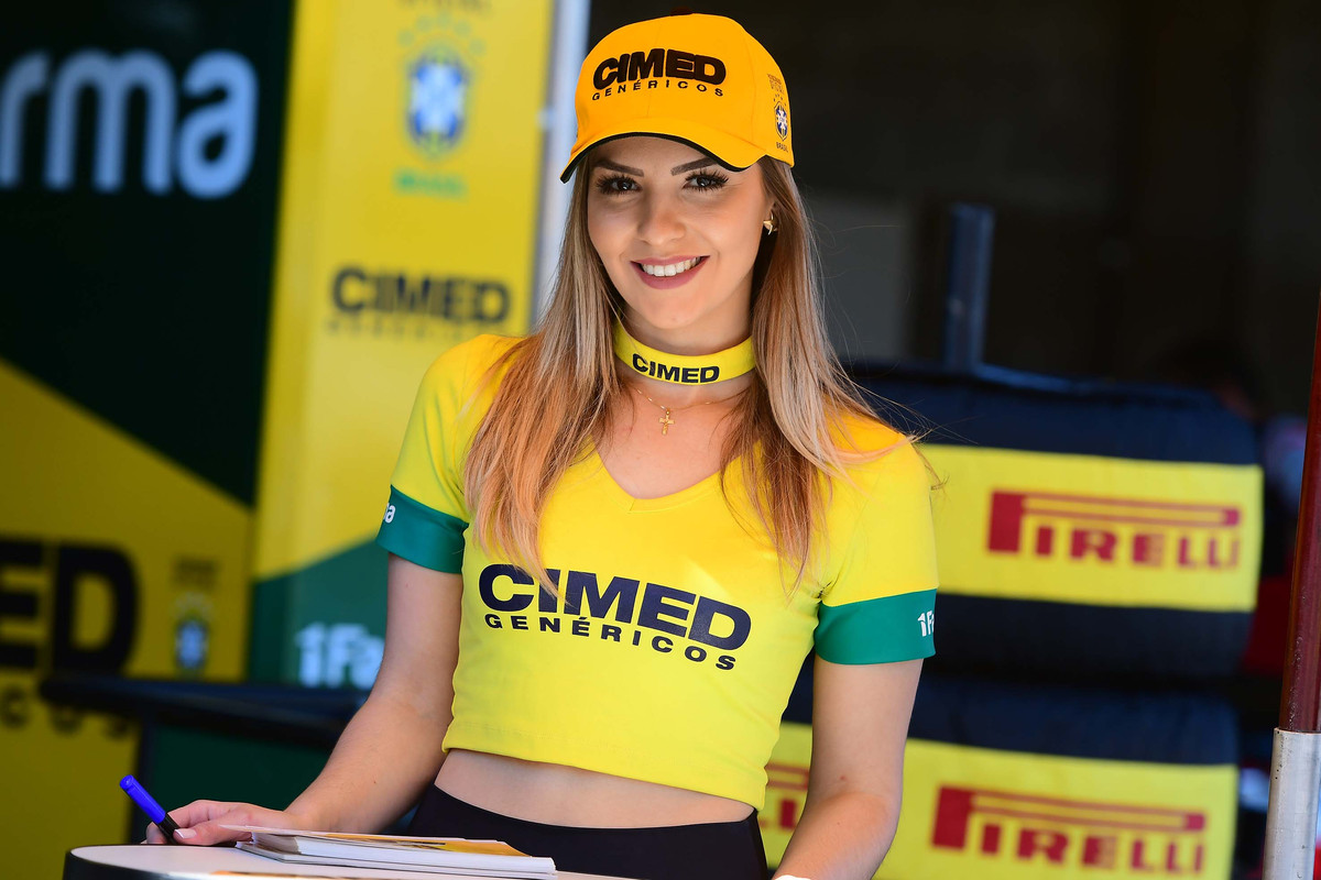 visitao-aos-boxes---fernanda-freixosavicar_43860325774_o