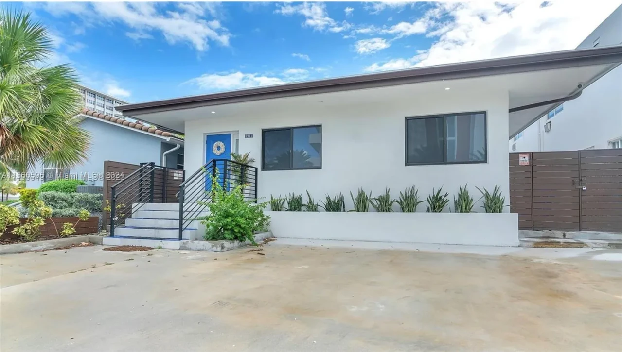 2911 North Ocean Drive, Hollywood, FL 33019