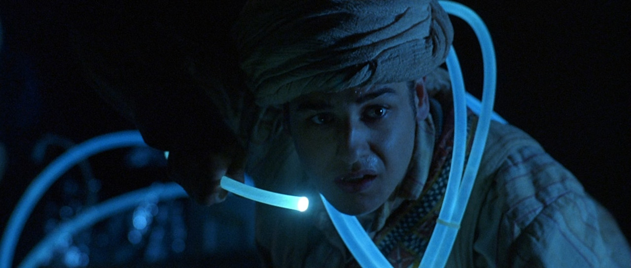 Pitch Black (2000) DC.mkv_snapshot_01.15.17_[2018.03.31_06.57.00