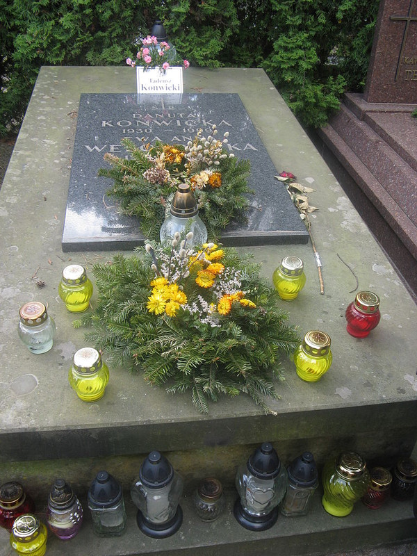 Tadeusz_Konwicki_grób1