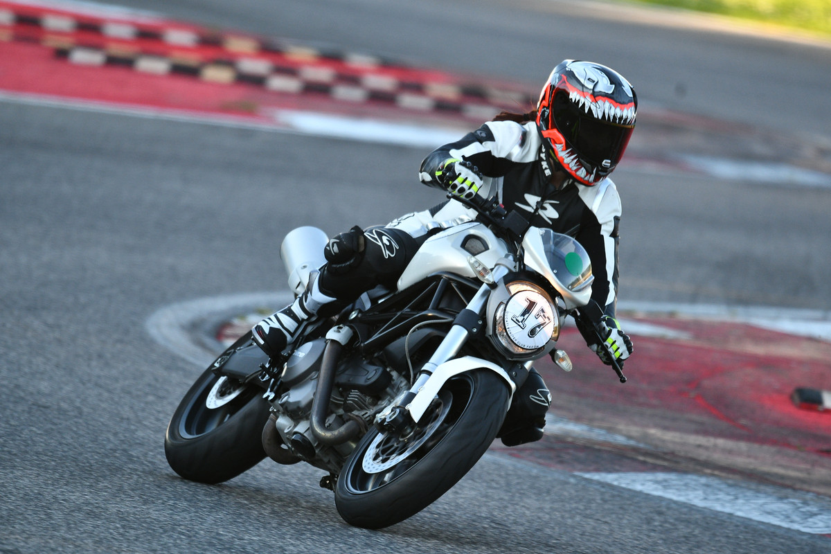 2B4339F2-7AC9-424C-96C1-9846BDF823DF