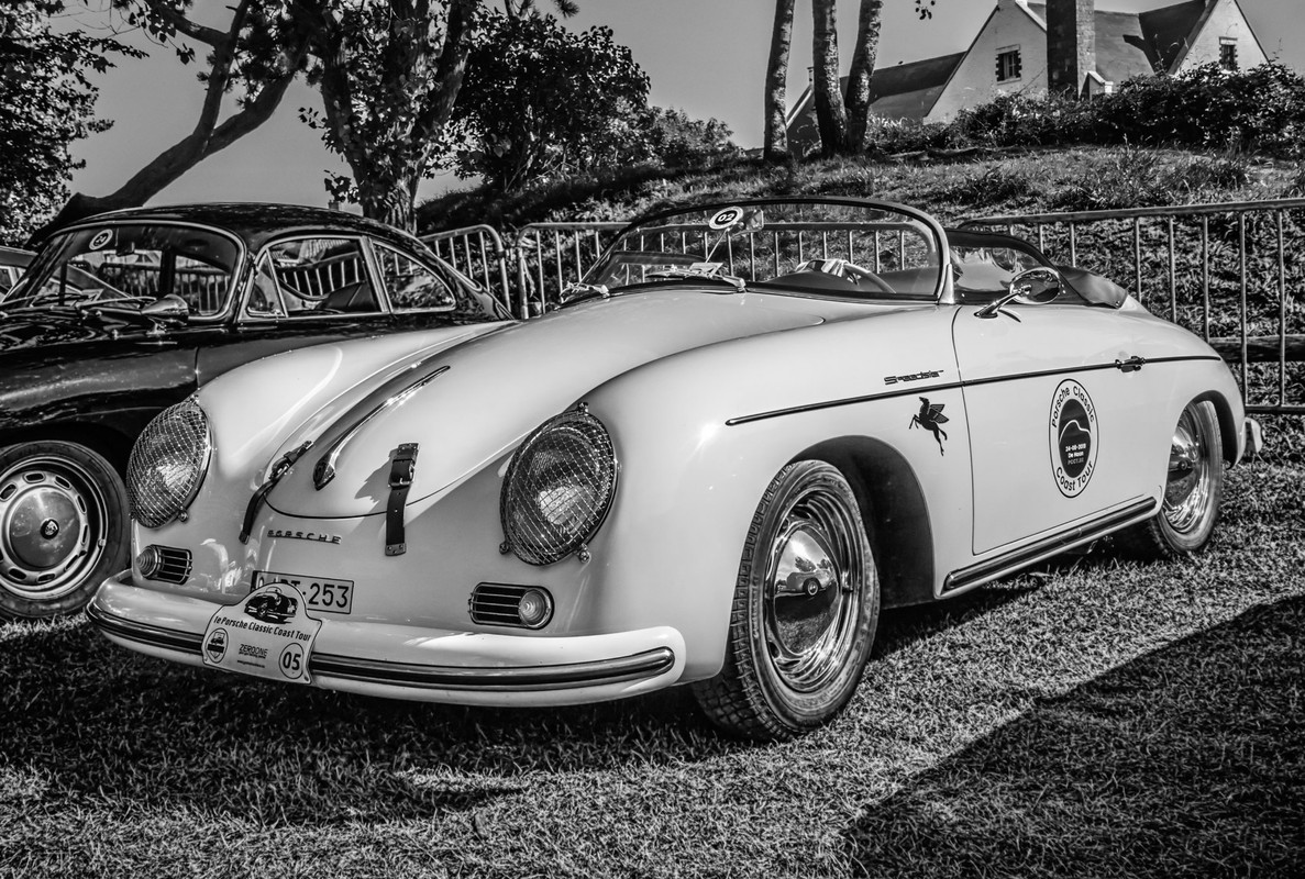 blacknwhiteporche.jpg