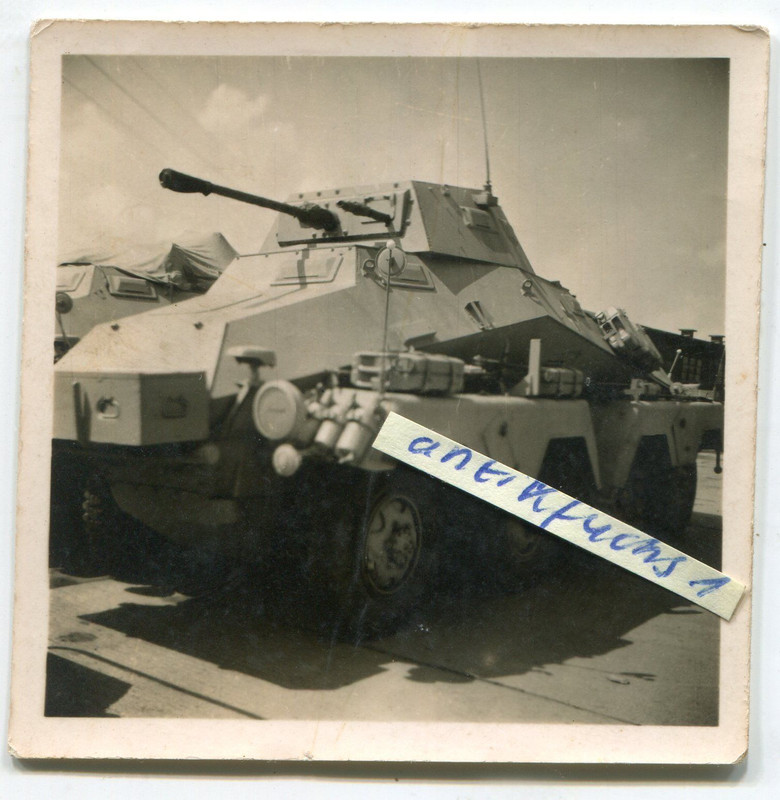 Deutscher Schützen-Panzer mit Zusatz-Panzerung am Turm