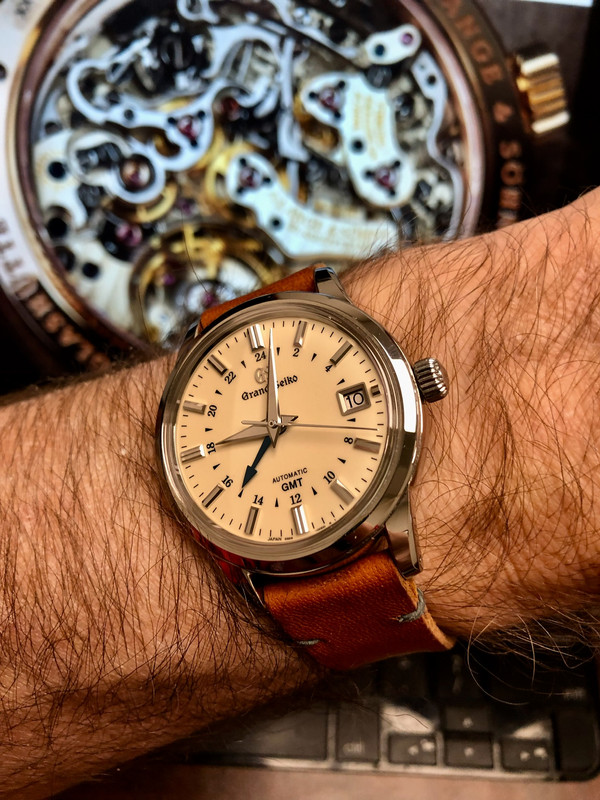 EEBC1167-B9C1-486B-BED2-1ACD0931FF5F