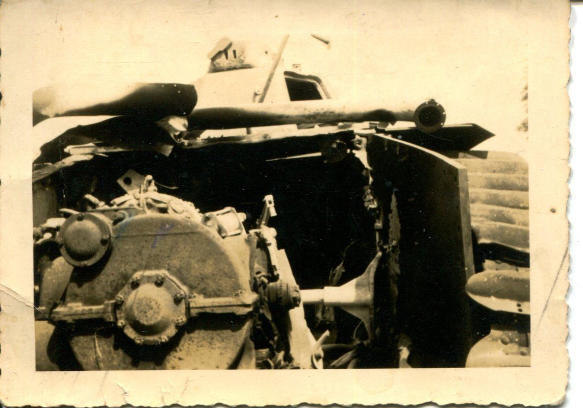 Orig.Foto zerstörter Französischer Panzer Tank C