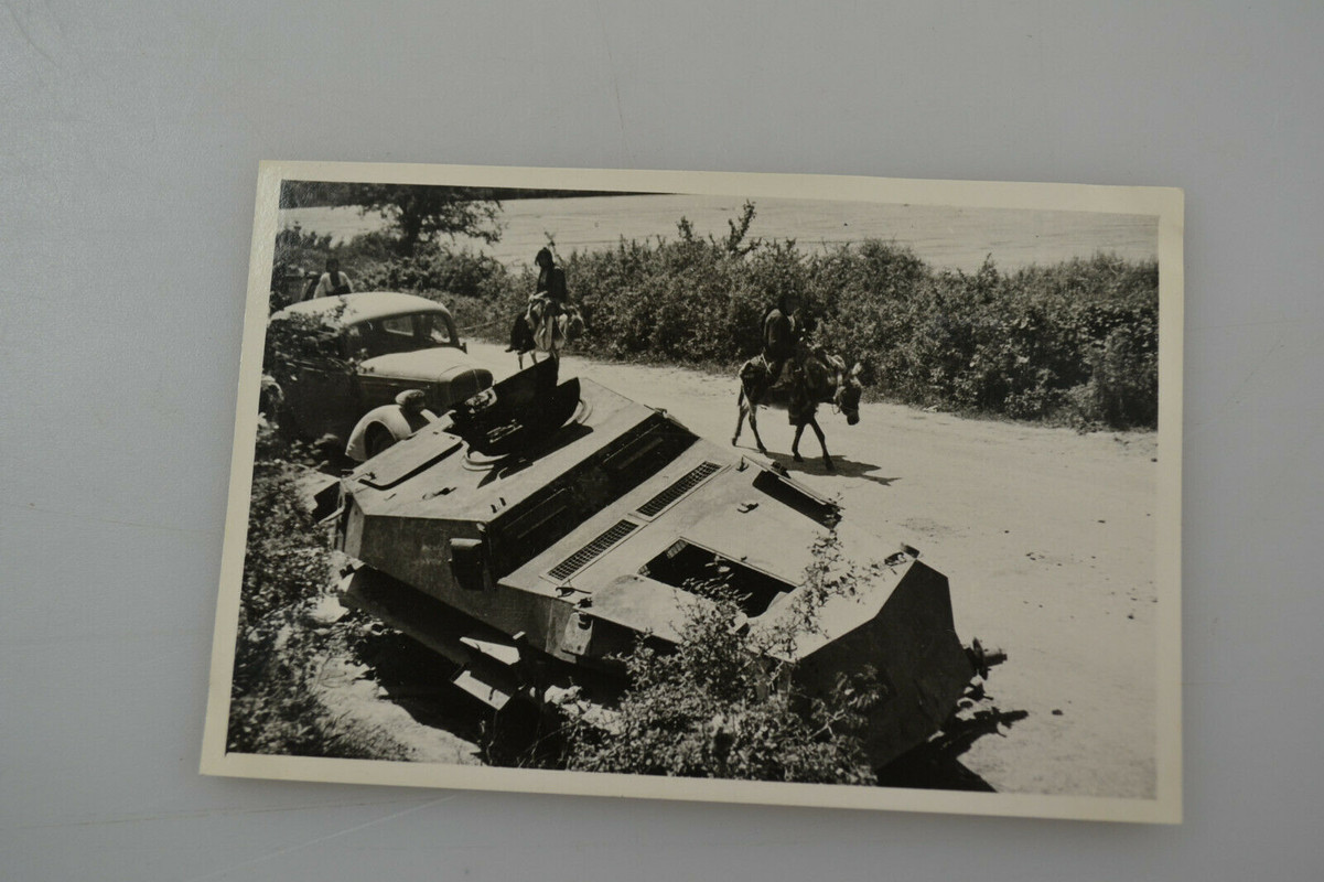 Foto, Rußland Feldzug, Panzer Spähwagen verunglückt, Griechenlan