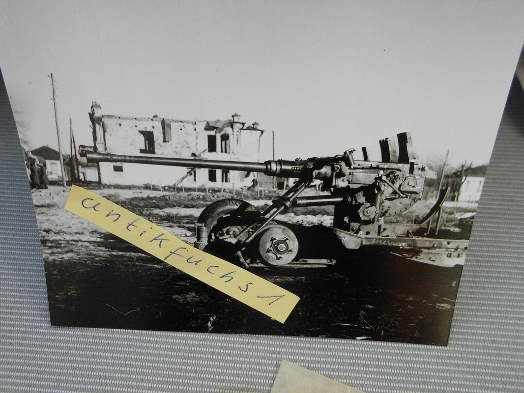 erbeutetes russisches Erdkampf-Flak-Geschütz in Kurland 1944