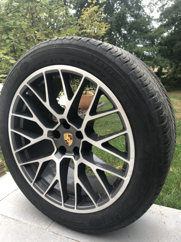 72F87385-FCD7-4CB9-AA8D-825C3A1C8985