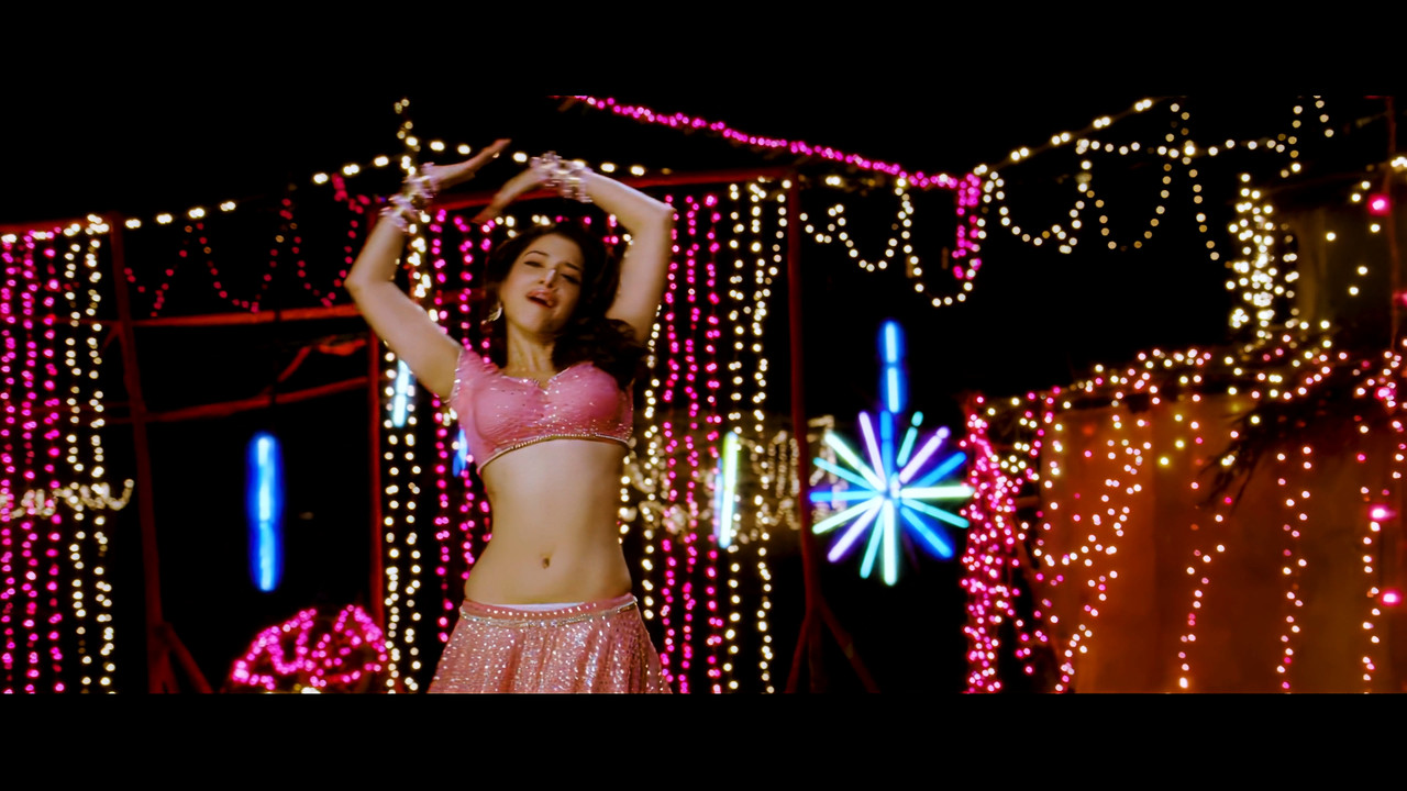 Tamanna Hot Song 03 From Himmatwala Taki O Taki 4K (Best Quality).mp4_snapshot_03.13_[2021.04.05_13.