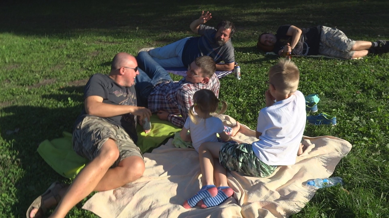 32.04 - Odpoczynek na kempingu_000114