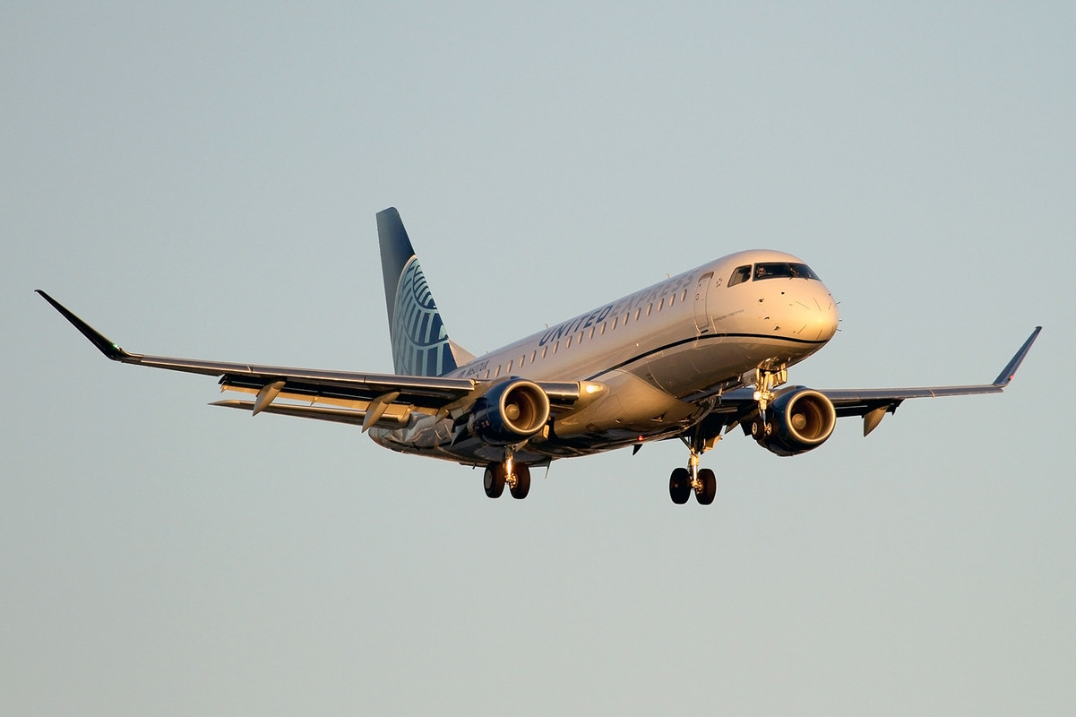 039_ERJ-170-200LL_N607UX_United Express