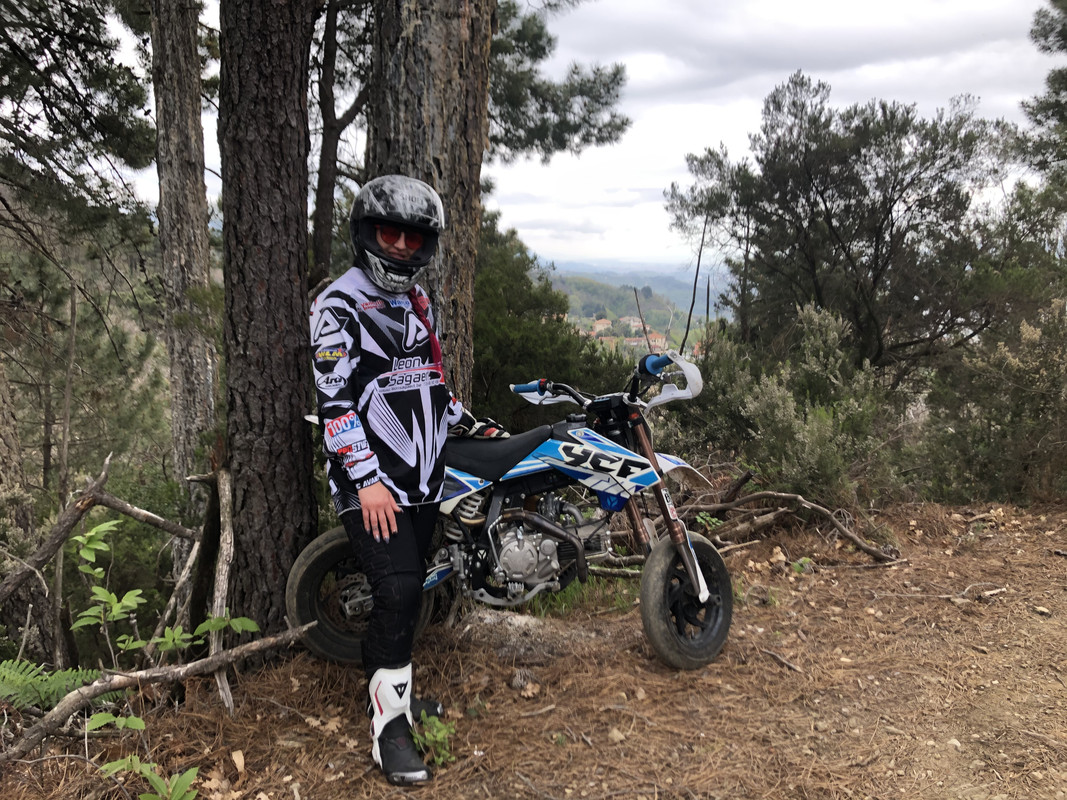 C3328C2E-DFF6-4FE1-A01D-361487F5CF21