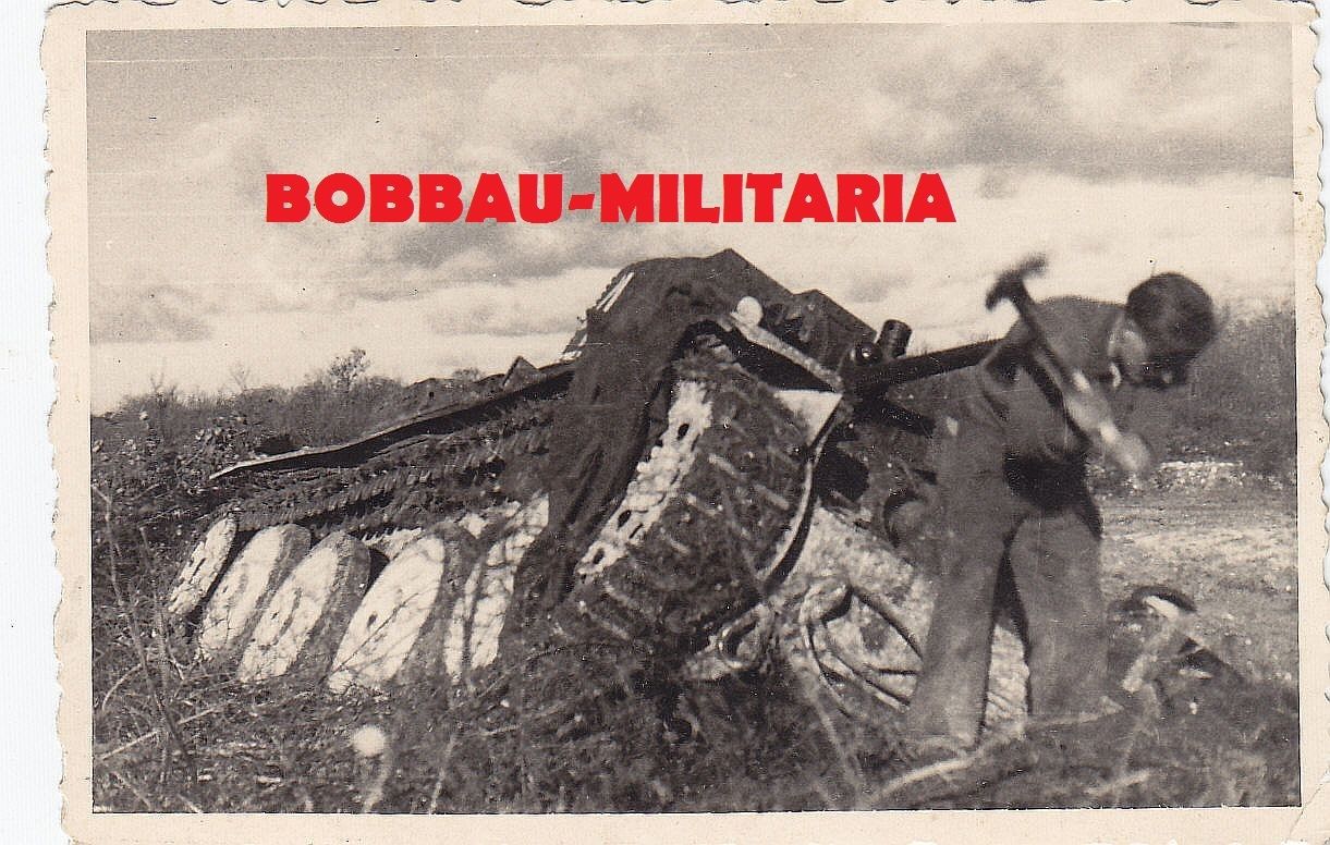 Wehrmacht Skoda Panzer 38(t) versunken super Ein