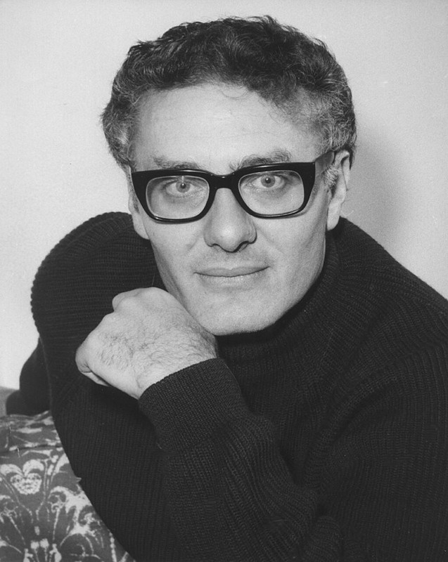 20250608-800px-peter-shaffer-1966-to-theatro-tis-kyriakis-sto-trito-trito-programma
