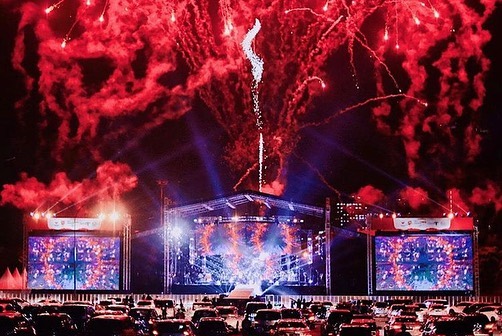 Konser yang ditonton oleh Nadine dan Dimas Anggara