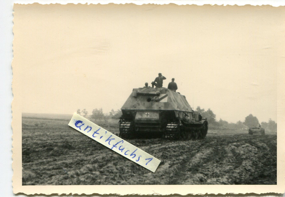 SfL- Panzer-Jäger vom Typ Ferdinant  Elefant 1944 mit Tarnanstri