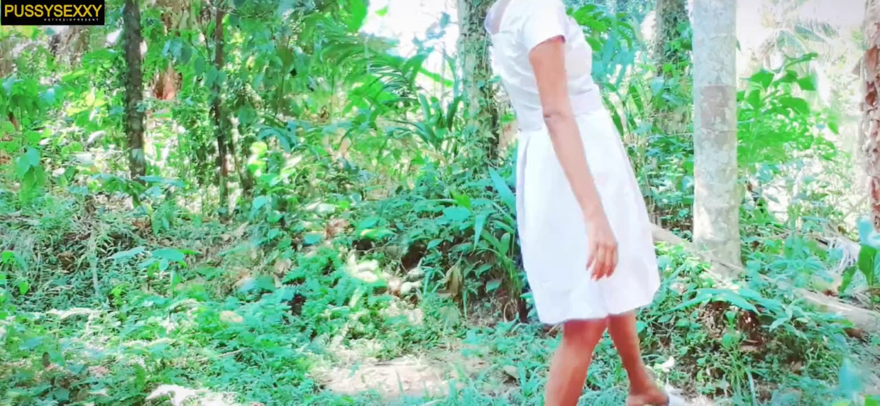 131_18 school uniform girl part 2 - pissing outdoor.mp4_snapshot_00.32.400