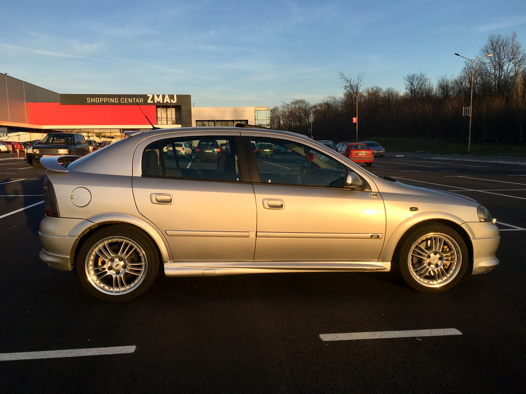 5F289C52-C59B-4D44-8068-D898443AF763