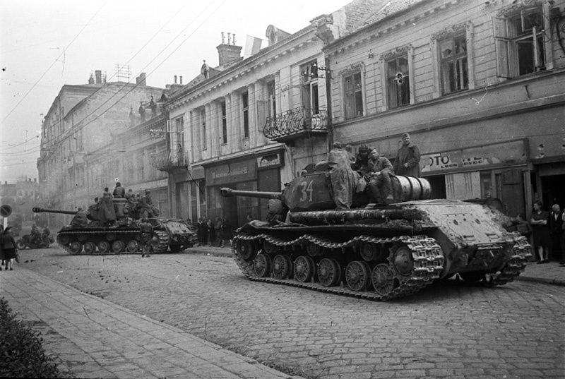 Советские войска входят в польский город Жешув1