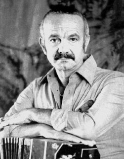 https://i.postimg.cc/xTphfbkW/Astor-Piazzolla.jpg