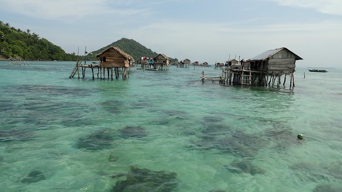 Ilustrasi tempat tinggal suku Bajau.