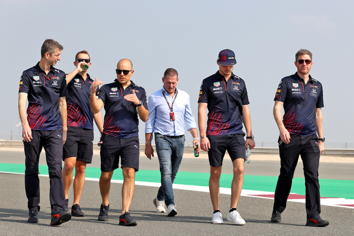 [Imagen: f1-gp-qatar-giovedi-track-walk-28.jpg]