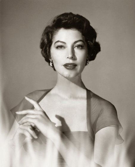 Ava_Gardner_c99