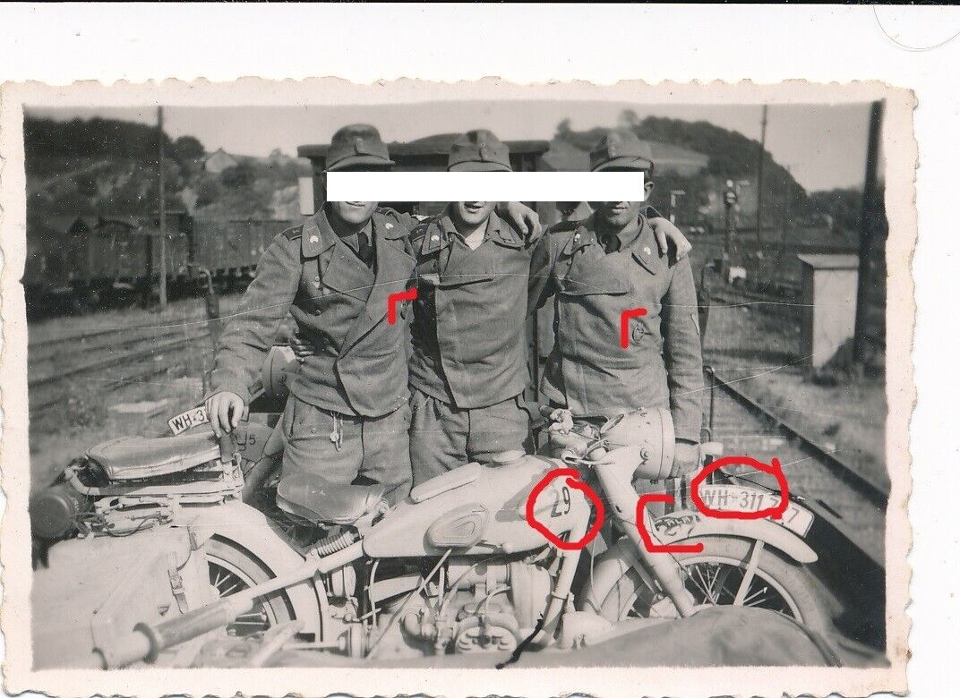 Südraum Motorrad Motor Bike Krad WH Nummernschild Panzer StuG Soldaten auf Bahn