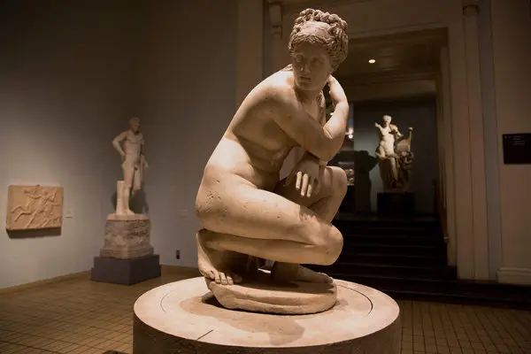 Women's Beauty Standards Throughout History