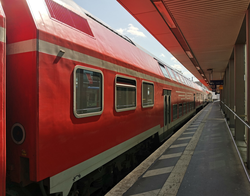 https://i.postimg.cc/xTsKB75d/26-250603-051-Hannover-S-34612-DBuza747-25-33-014-5.jpg