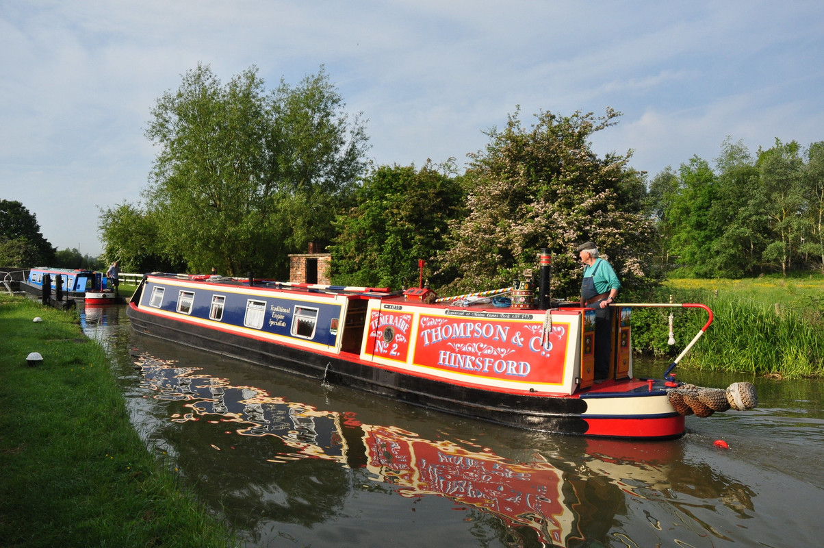 multinarrowboatlarge.jpg
