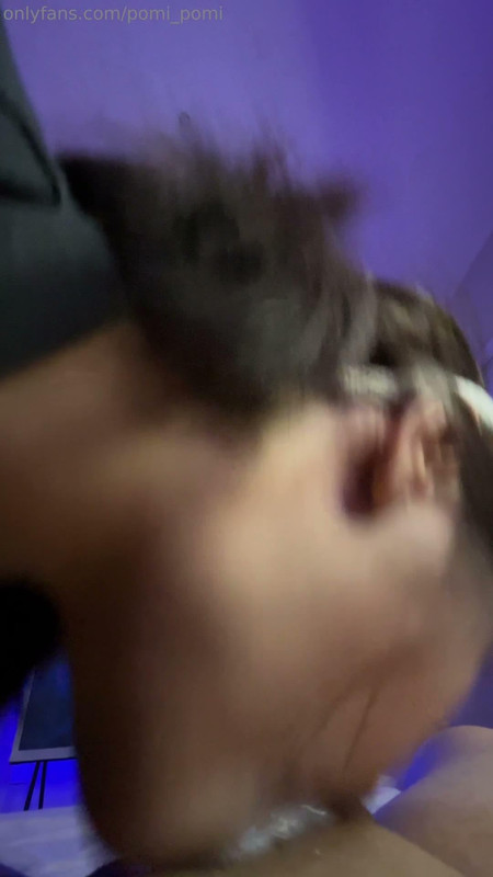 OnlyFans – PomiPomi Asian Teen With No Gag Reflex (2025)