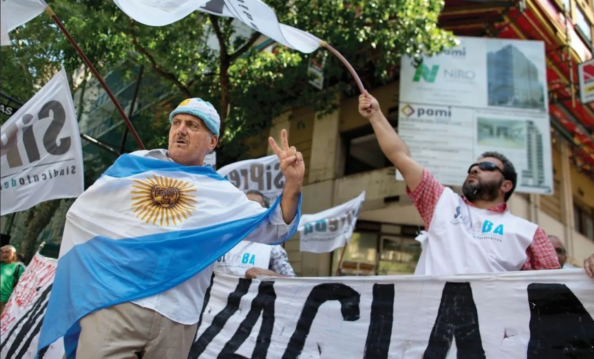 Argentina declara huelga general, a mes y medio de la llegada de Milei