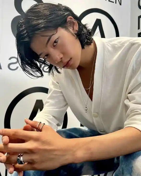 6e7f34632e824c70fae312085d2c6a33_copy_588x736