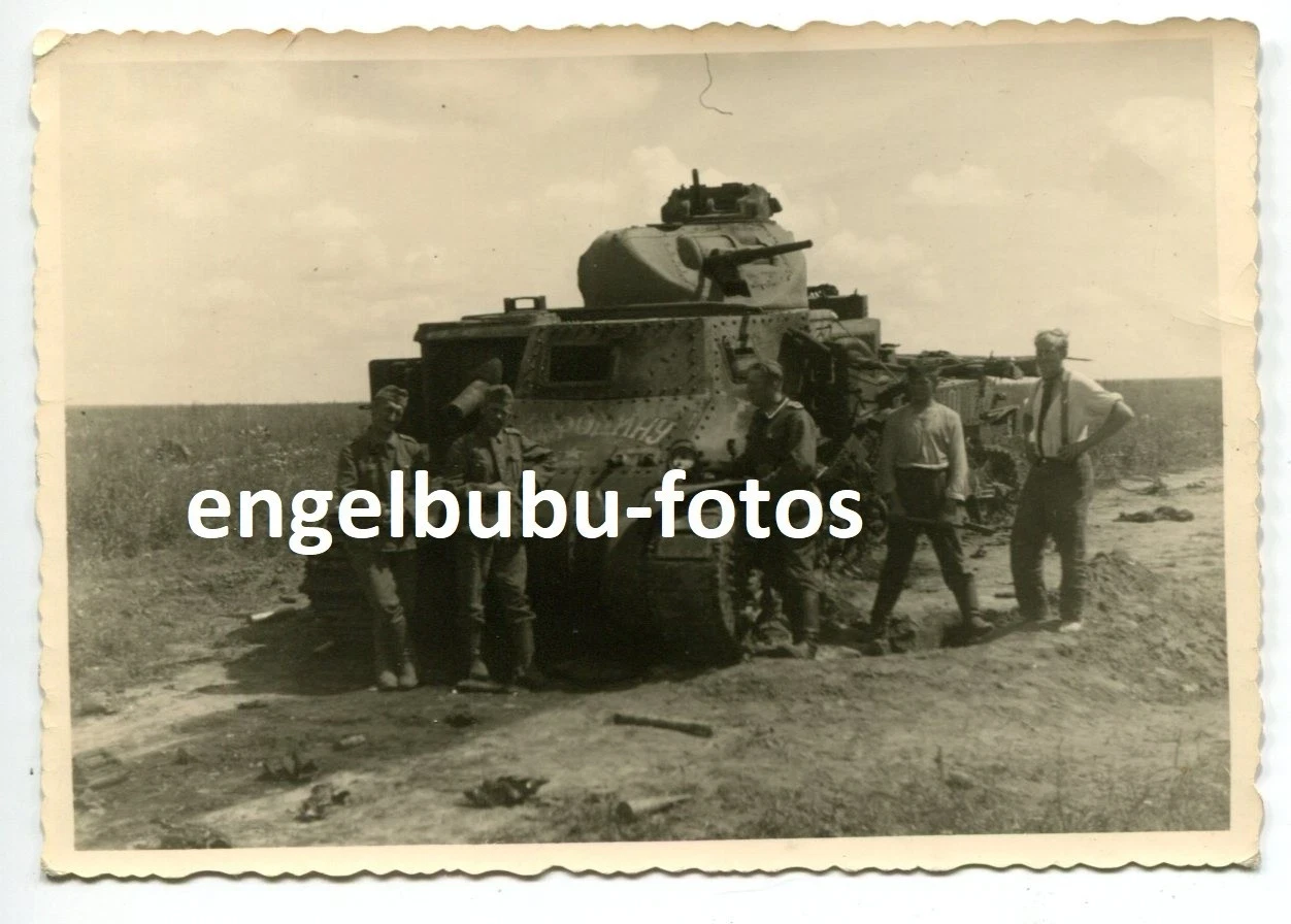 FOTO BEUTE PANZER Sowiet Panzer Tank General Lee US Panzer M3