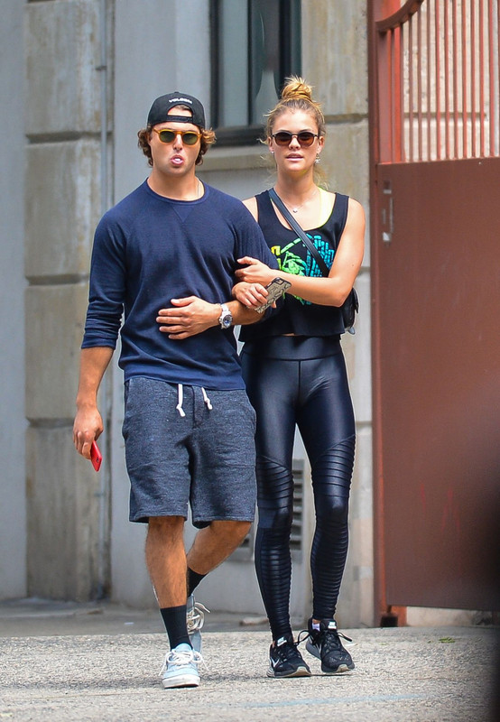 nina-agdal-and-jack-brinkley-cook-leaves-a-gym-in-new-york-06-08